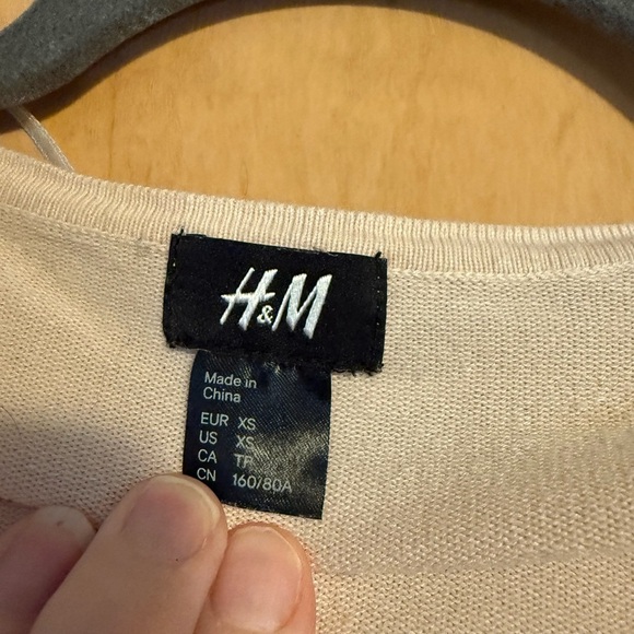 H&M Cream Cozy Knit Cardigan - Picture 1 of 2